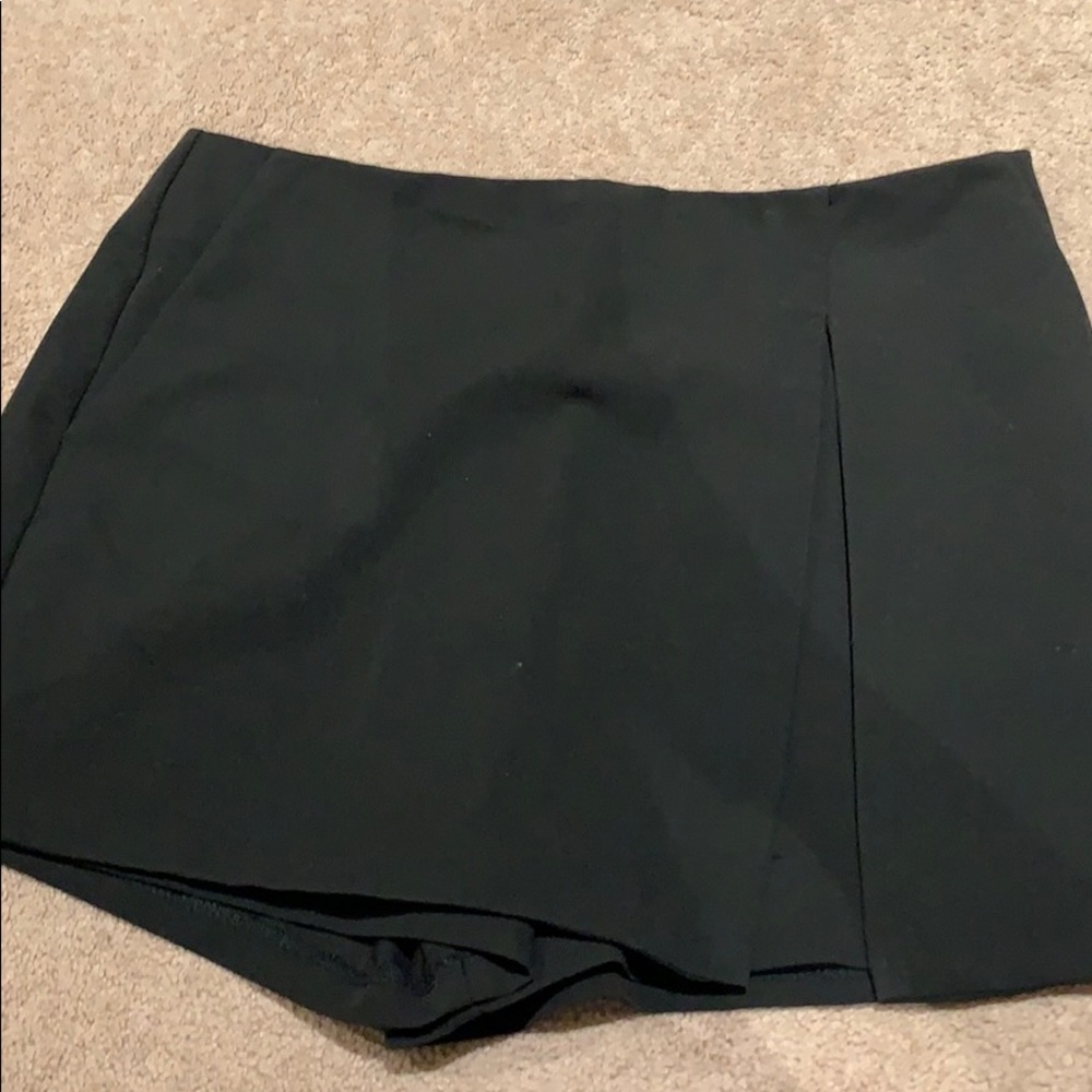 Bloomingdale’s Aqua black skort